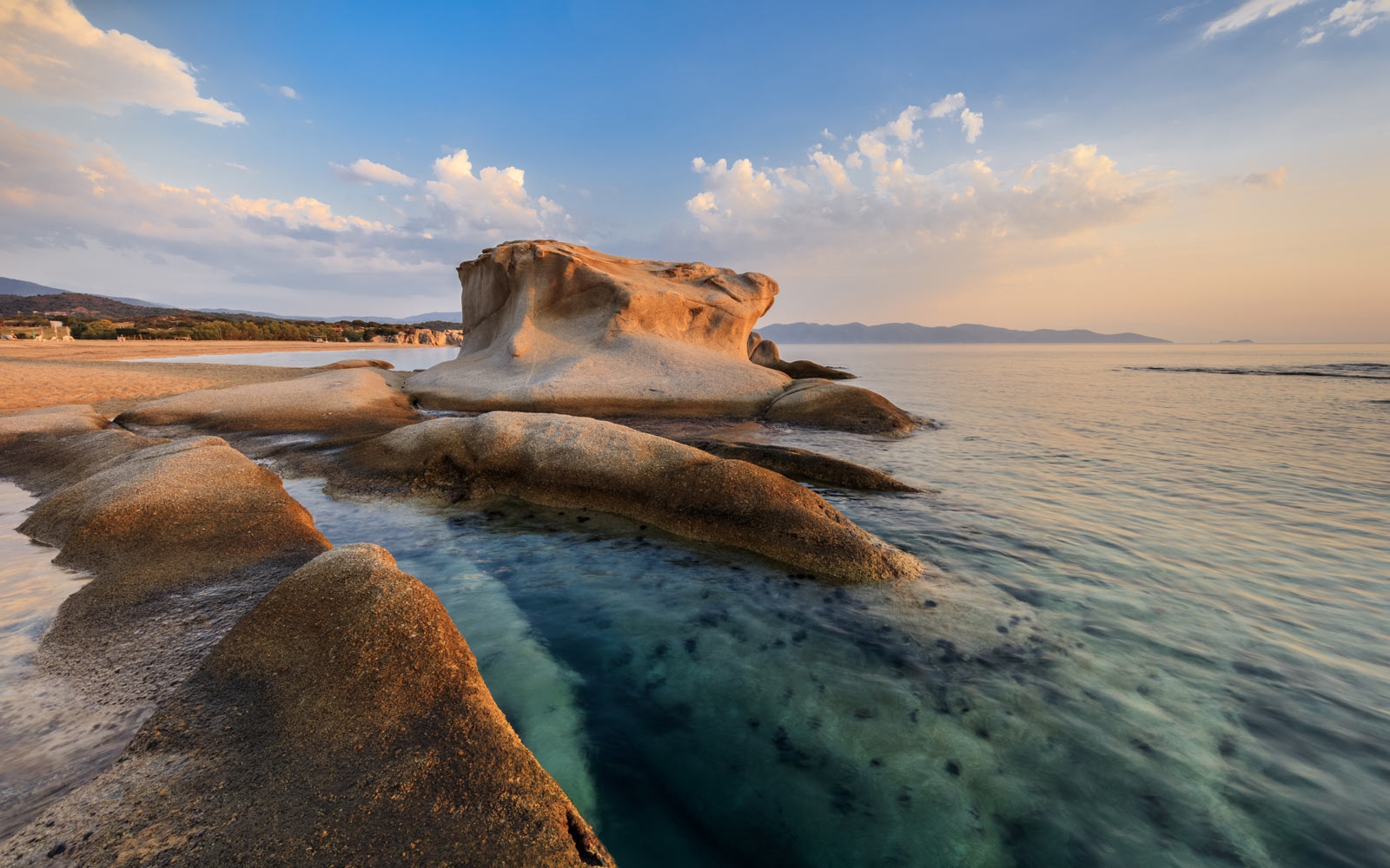 Kakoudia Beach